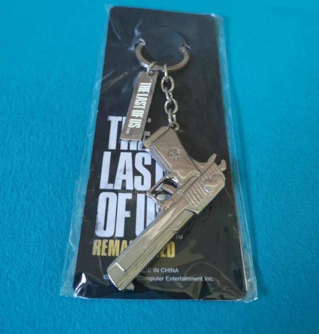 The Last of Us Remastered Gun Keychain